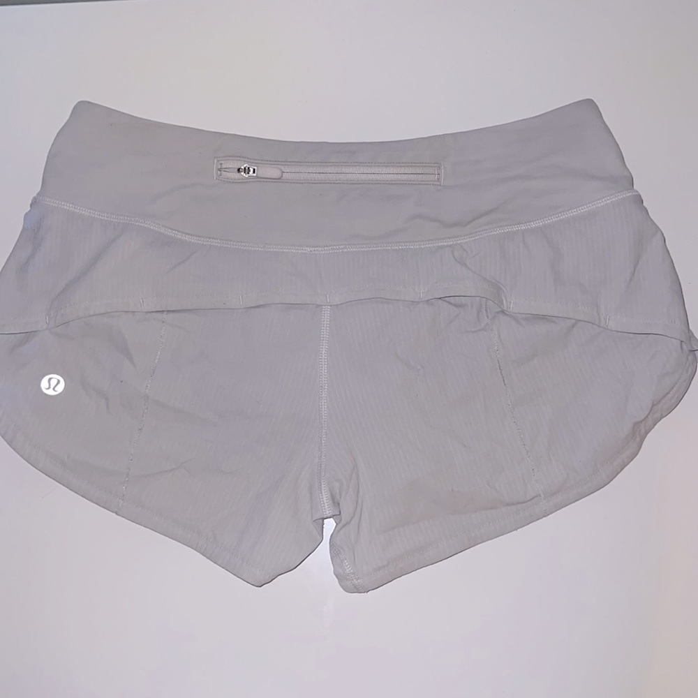 Lululemon low rise speed up short in white, 2.5 inches, size 2